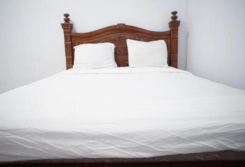 חדר דלוקס, Oyo Life 92886 Rumah Nyaman Radhika 2 Syariah