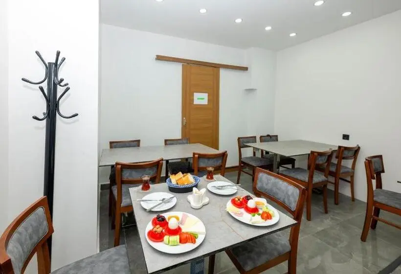Standard Kolmen Hengen Huone, Mayza Otel