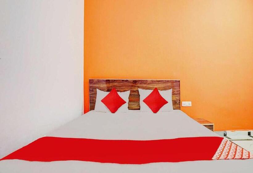 트리플 클래식 룸, Oyo Flagship Hotel Bhagirathi