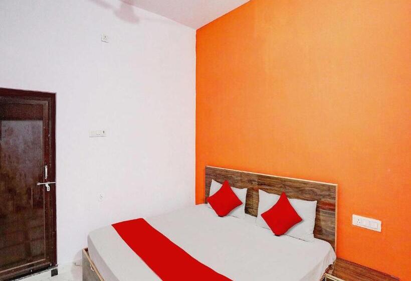 트리플 클래식 룸, Oyo Flagship Hotel Bhagirathi