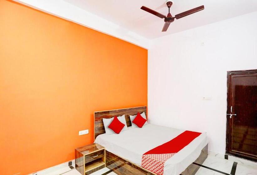 Трехместный Номер Классика, Oyo Flagship Hotel Bhagirathi