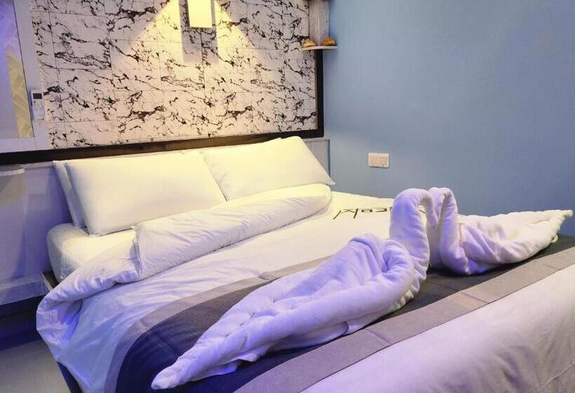 اتاق لوکس, Isle Inn Guesthouse
