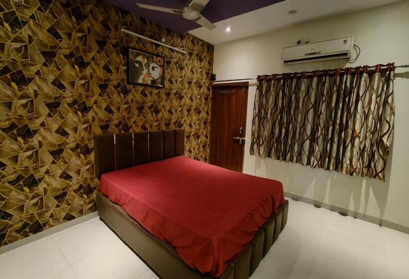 Standard-huone Parveke, Jagdeesh Ashraya B