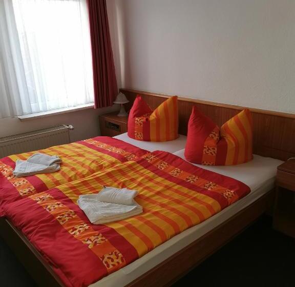 스탠다드 룸, Pension Am Stadion