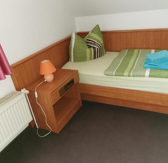 스탠다드 싱글 룸, Pension Am Stadion