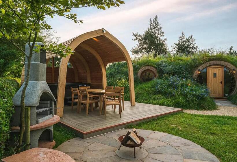 침실 3개 주택, Luckington Burrows