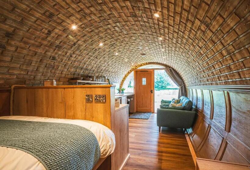 침실 1개 주택, Luckington Burrows