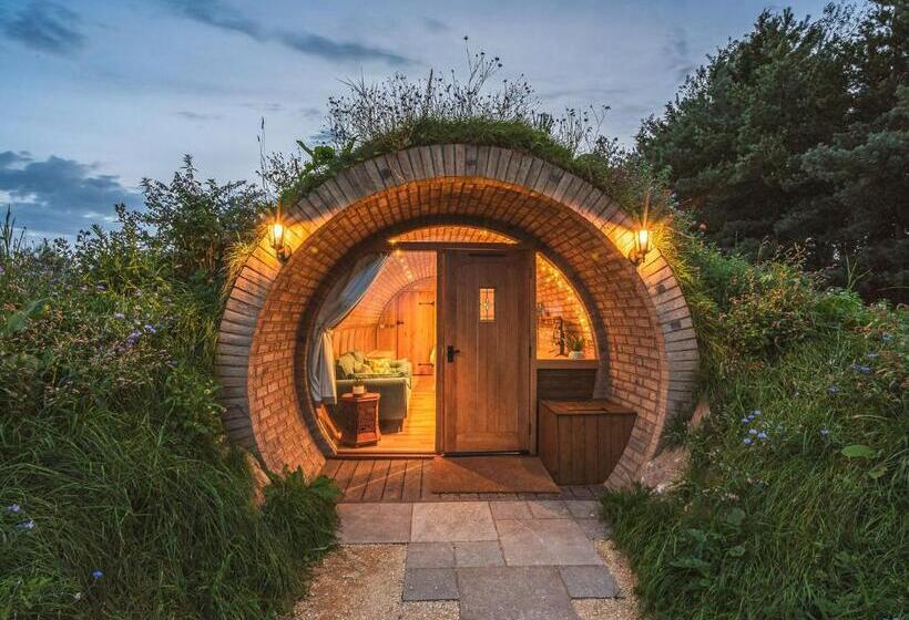 침실 3개 주택, Luckington Burrows