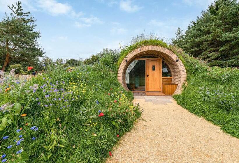 침실 3개 주택, Luckington Burrows