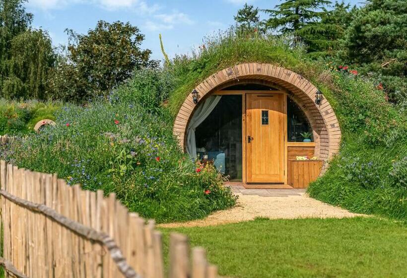 침실 3개 주택, Luckington Burrows