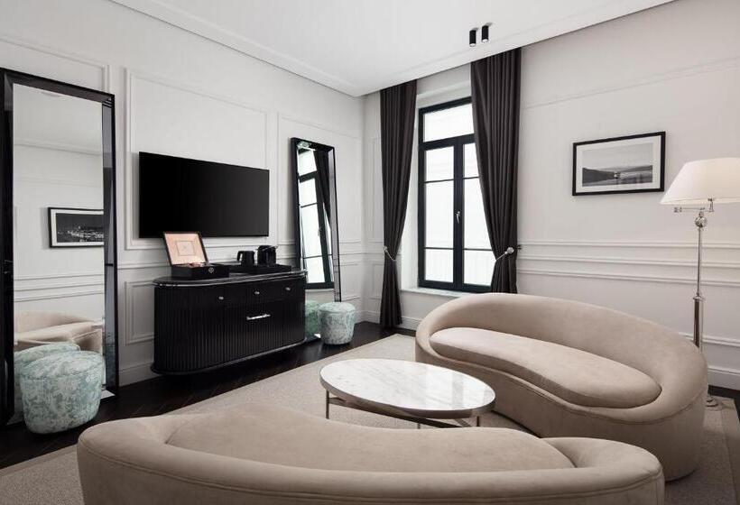 מיטת קינג בסוויטה, Sanasaryan Han, A Luxury Collection Hotel, Istanbul