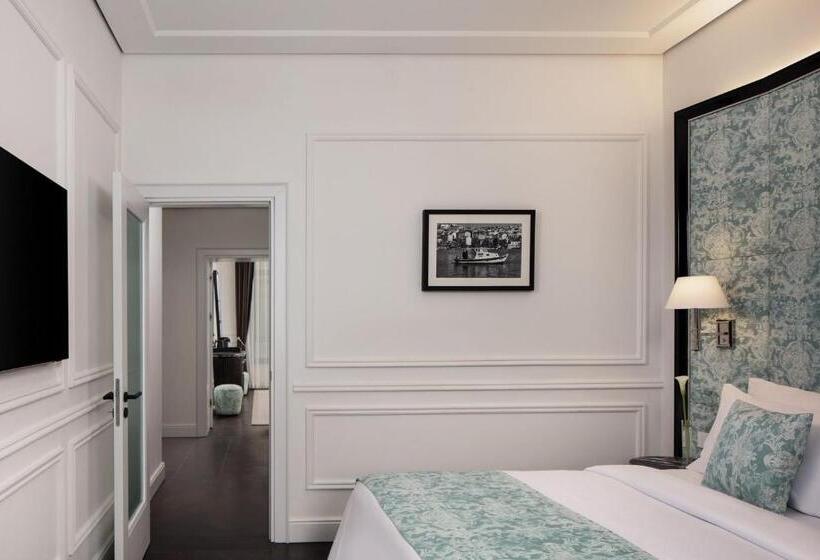 מיטת קינג בסוויטה, Sanasaryan Han, A Luxury Collection Hotel, Istanbul