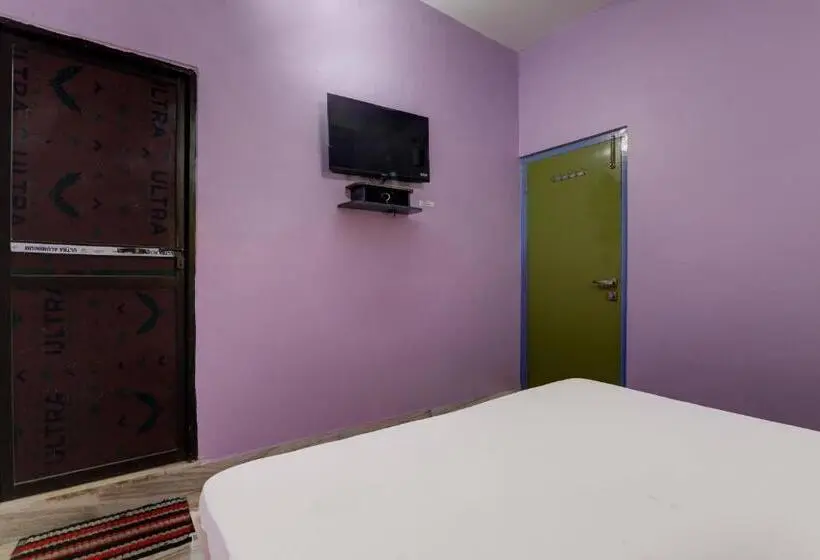 Chambre Standard, Sarkar & Marriage Hall