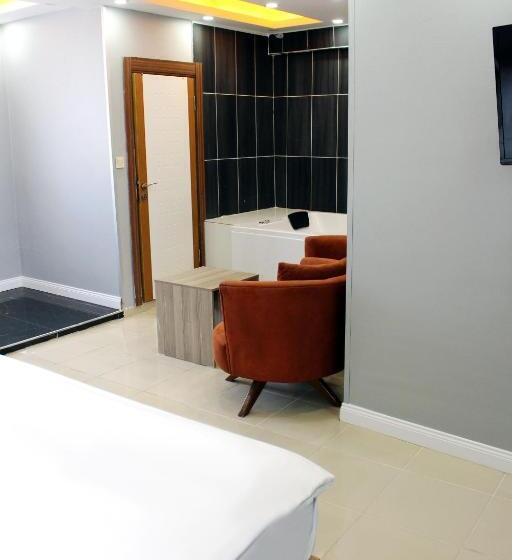 חדר דחוקס עם מיטת קינג, Avist Hotel Avcılar