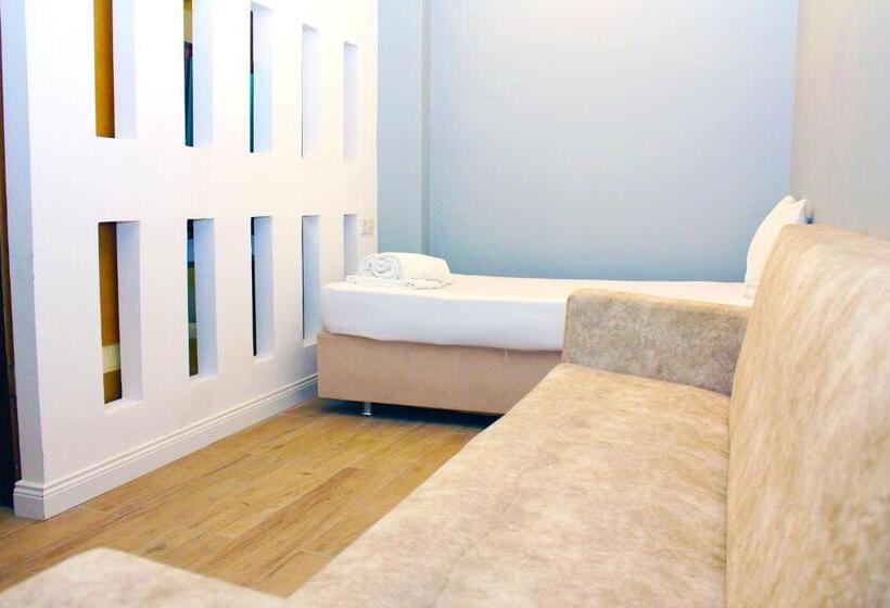 חדר דלוקס לשלושה, Avist Hotel Avcılar