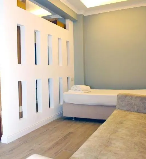 Deluxe Kolmen Hengen Huone, Avist Hotel Avcılar