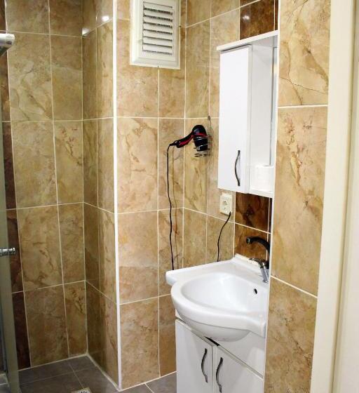 اتاق استاندارد چهارنفره با سرویس بهداشتی مشترک, Avist Hotel Avcılar