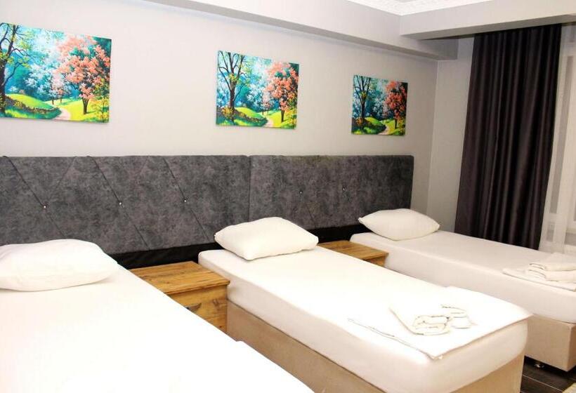 חדר סטנדרטי לארבעה עם חדר אמבטיה משותף, Avist Hotel Avcılar