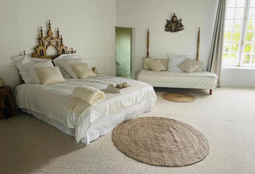 Трехместный Номер Deluxe, Le Saint Leonard