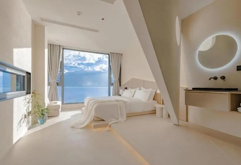 キングサイズベッドのスタンダードルーム, Dali Oriental Seaview Hotel  Dali Erhai