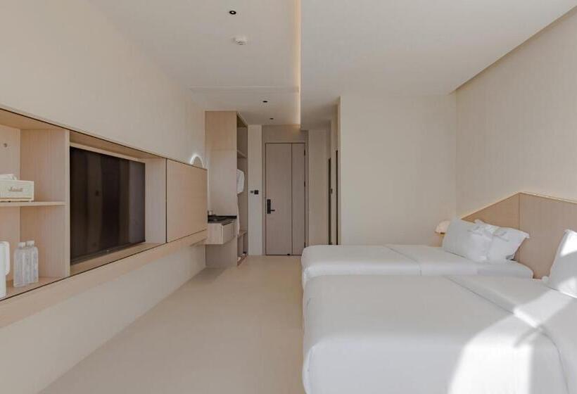 Номер Стандарт Вид на Озеро, Dali Oriental Seaview Hotel  Dali Erhai