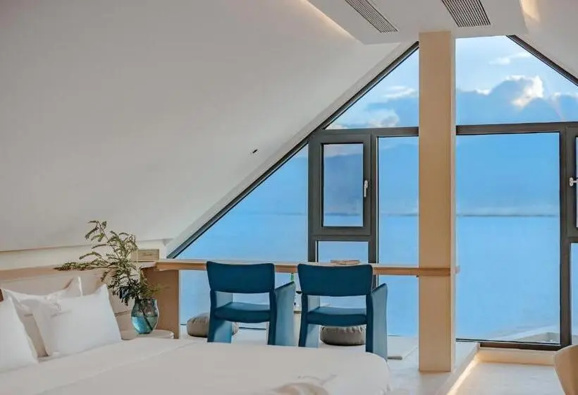 キングサイズベッドのデラックスルーム, Dali Oriental Seaview Hotel  Dali Erhai