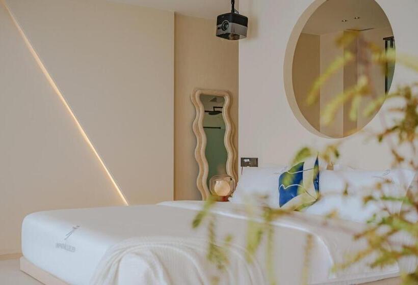 Suite with lake view, Dali Oriental Seaview Hotel Dali Erhai