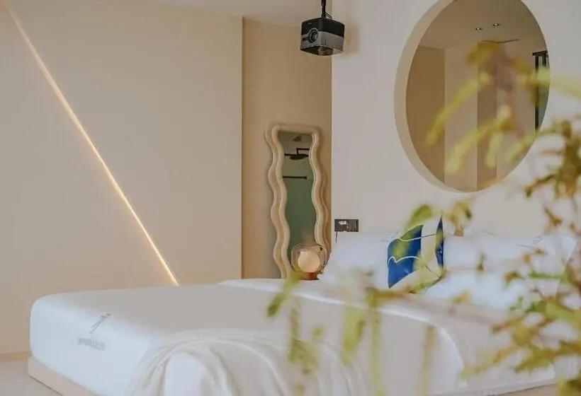 Suite with lake view, Dali Oriental Seaview Hotel  Dali Erhai