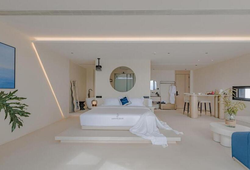 Suite with lake view, Dali Oriental Seaview Hotel Dali Erhai