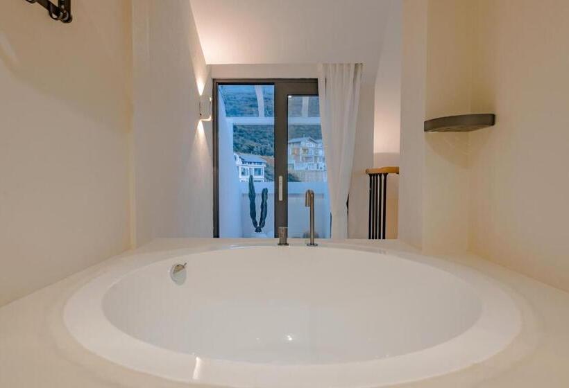 Люкс Повышенной Комфортности, Dali Oriental Seaview Hotel  Dali Erhai