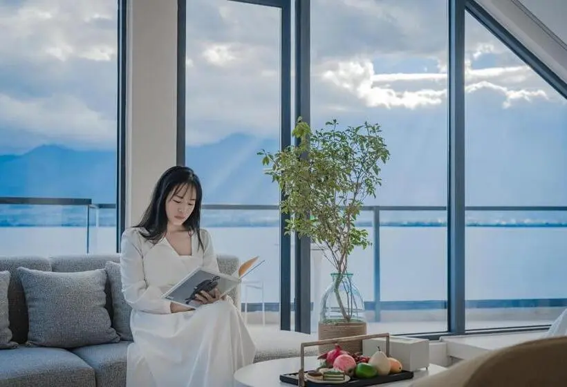 デラックススイート, Dali Oriental Seaview Hotel  Dali Erhai