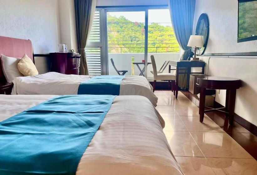 חדר סטנדרט, Hundred Days