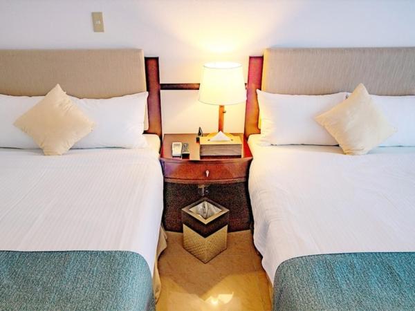 חדר סטנדרט, Hundred Days