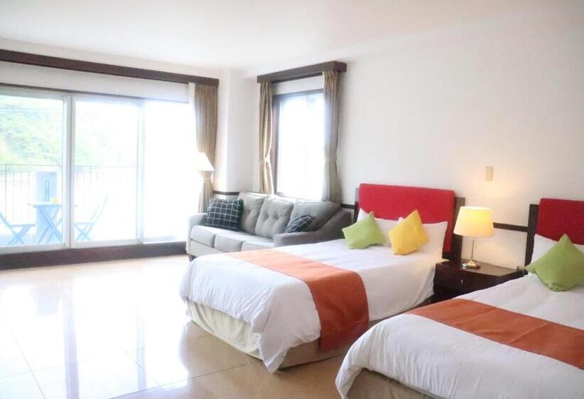 חדר משפתחתי סופריור, Hundred Days