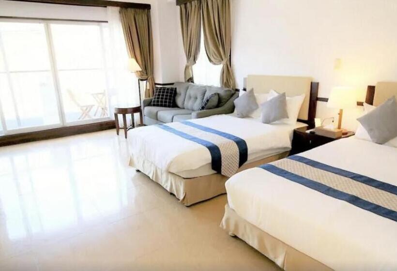 חדר משפתחתי סופריור, Hundred Days