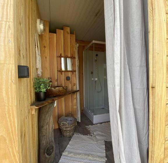 Standard Tent, La Bêle & Toile