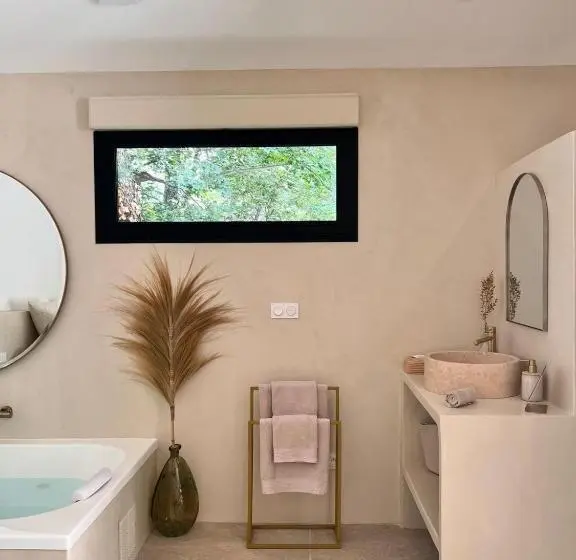 اتاق استاندارد با تخت بزرگ, Le Clos Des Délices   Love Room   Chambre Avec Spa, Terrasse Et Parking Privatif