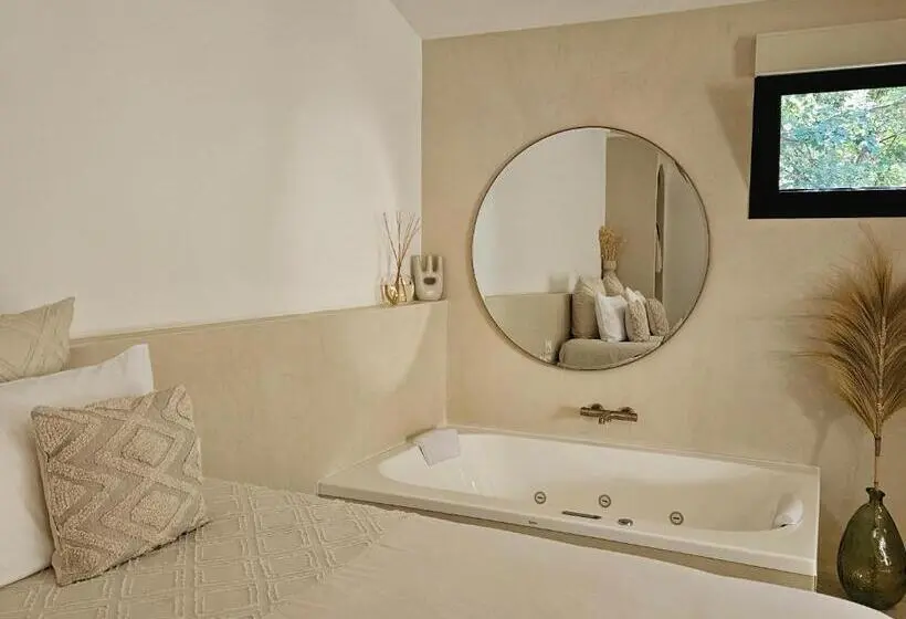 اتاق استاندارد با تخت بزرگ, Le Clos Des Délices   Love Room   Chambre Avec Spa, Terrasse Et Parking Privatif