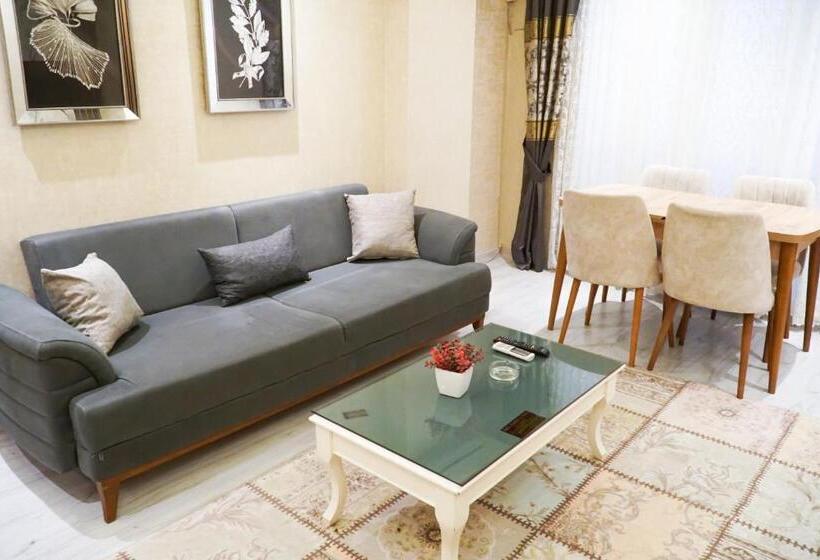 إستديو قياسى مزود بشرفة, The Most