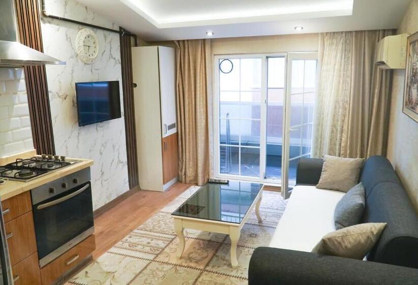 جناح ديلوكس سرير كينج, The Most