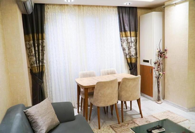 جناح مزوَّد بشرفة, The Most