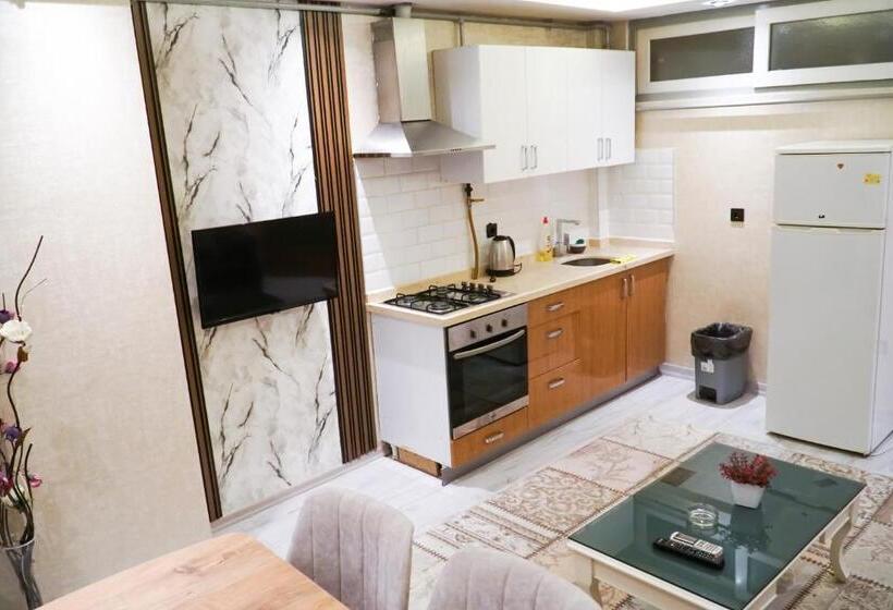 جناح ديلوكس سرير كينج, The Most