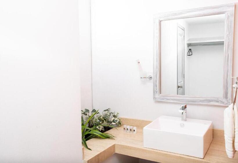 חדר סופריור, Xalla