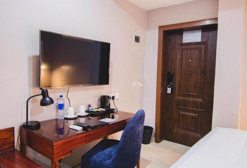 اتاق لوکس با تخت بزرگ, Bon Hotel Garden City Port Harcourt