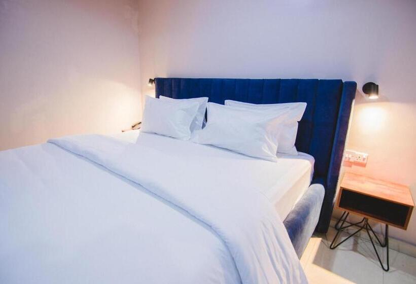 اتاق لوکس با تخت بزرگ, Bon Hotel Garden City Port Harcourt