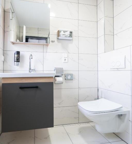 Студия Deluxe, Louis Apartments