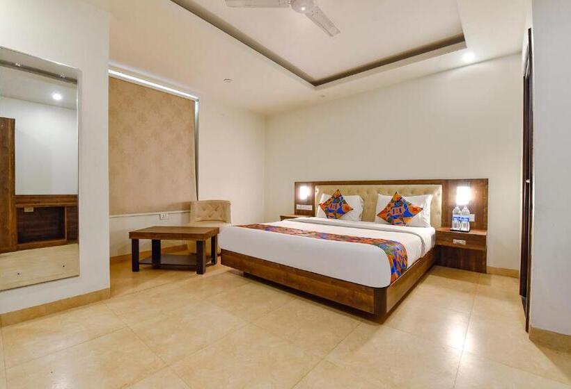 디럭스 룸, Fabhotel The Palm