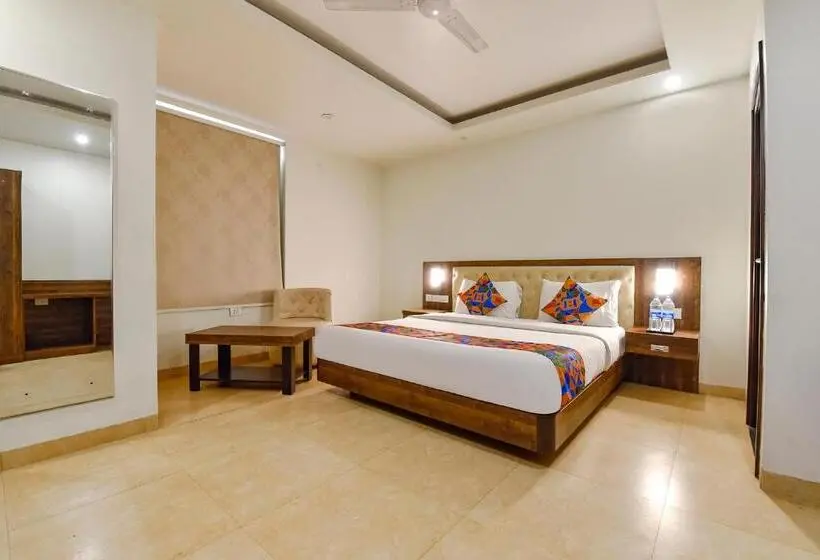 デラックスルーム, Fabhotel The Palm