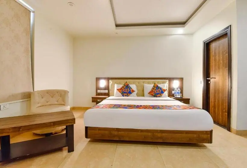 デラックスルーム, Fabhotel The Palm