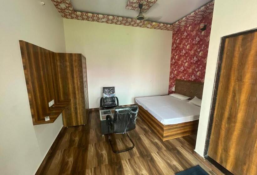 اتاق لوکس, Chouhan Palace